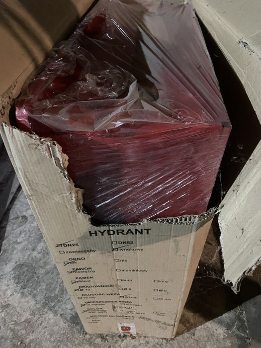 Hydrant podtynkowy Boxmet z wężem do 25 -długość 20 metrów czerwony