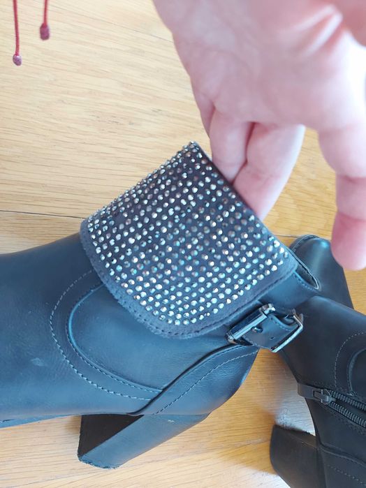 Bota cinza com brilhantes - nr.36