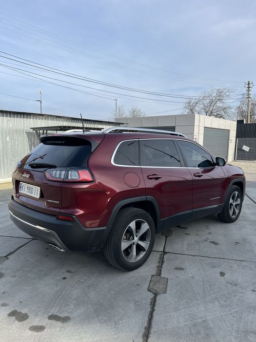 Jeep Cherokee 2019 3,2 Газ/бенз