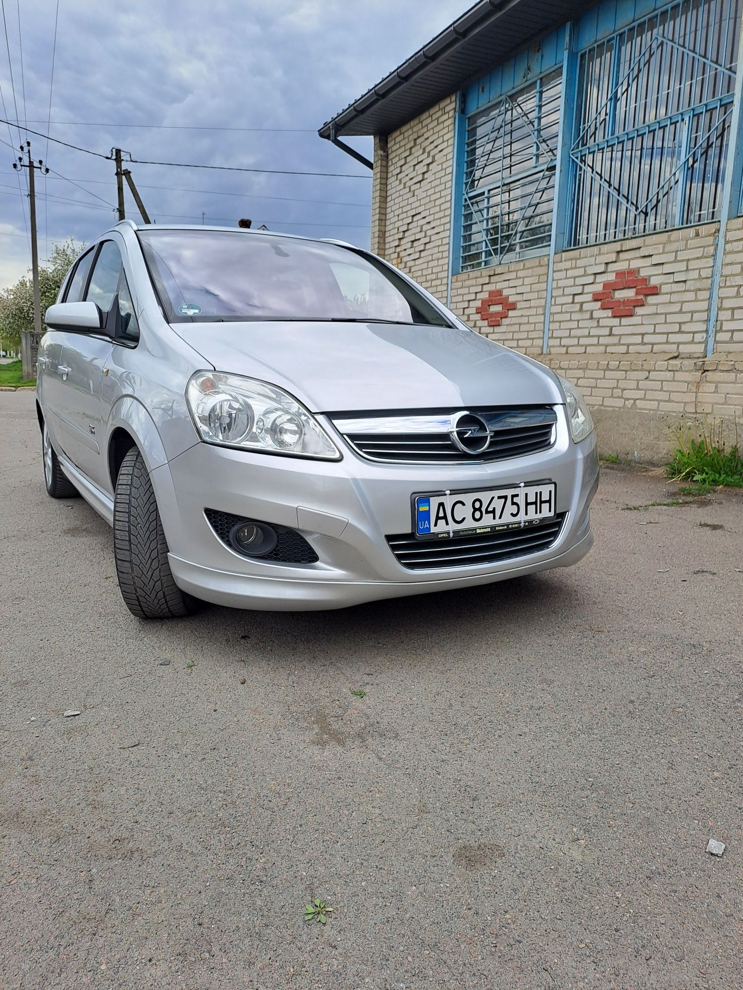 Opel zafira 2008 1.6 бензин