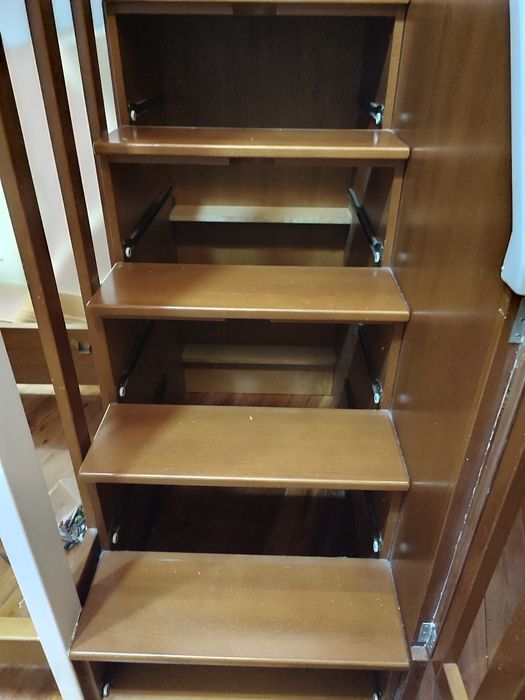 Beliche Triplo impecável em madeira maciça