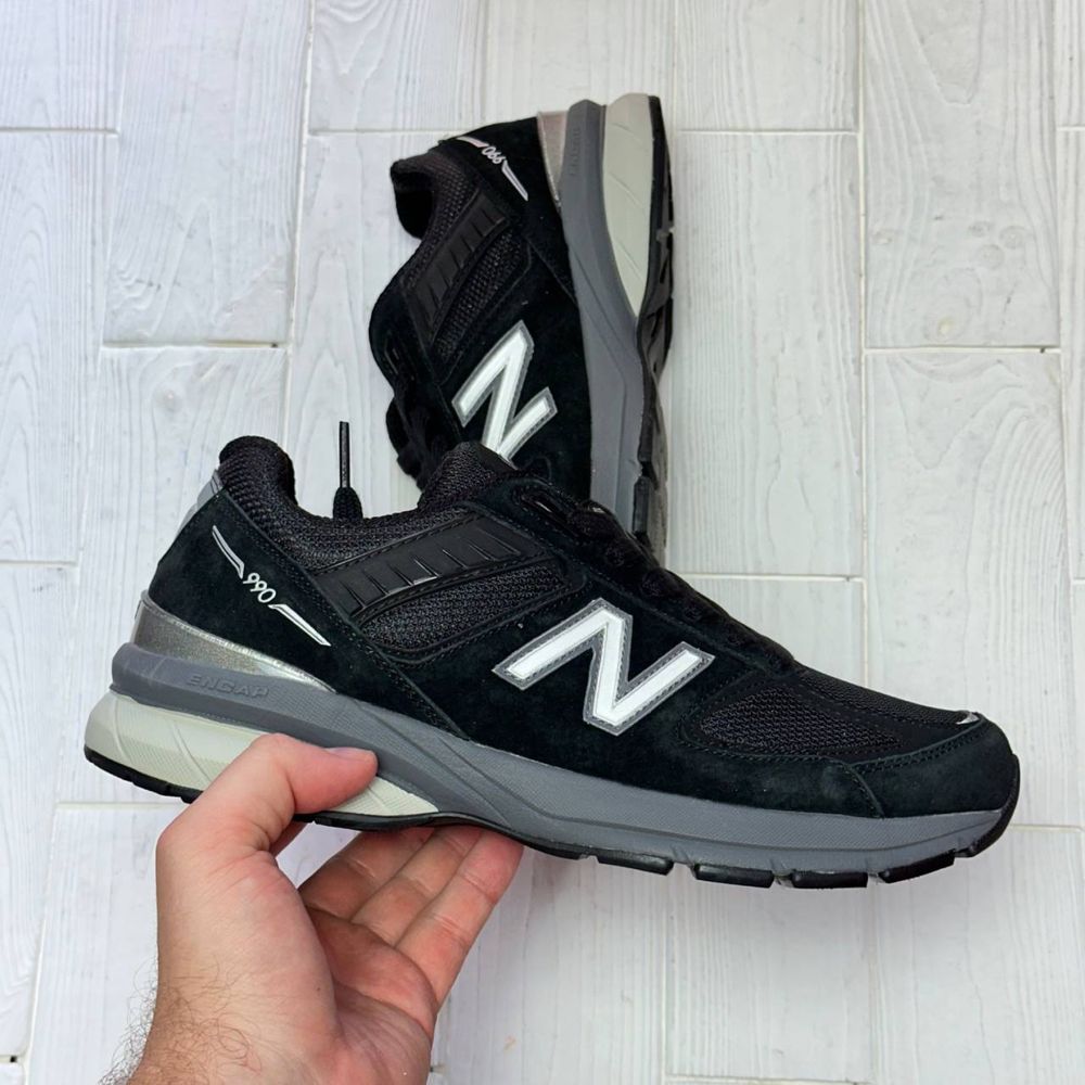 Чоловічі кросівки new balance 990v5