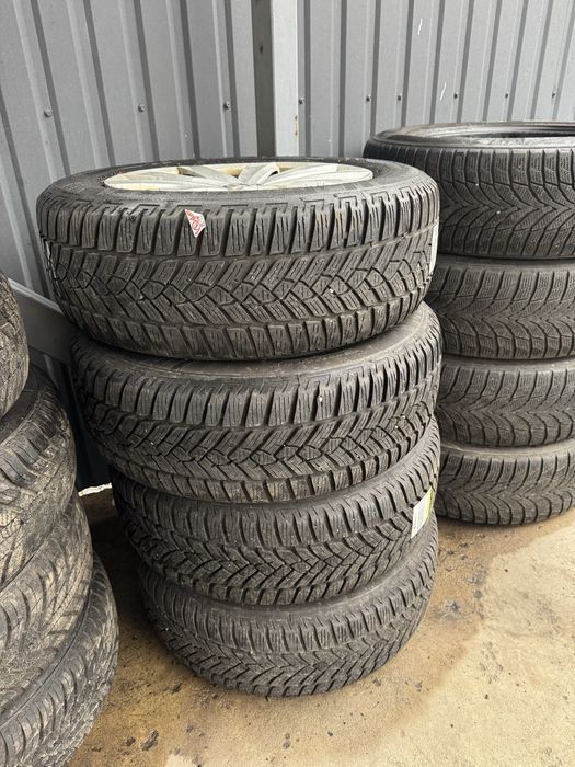 Комплект коліс на залізних дисках Volkswagen 215/60R16