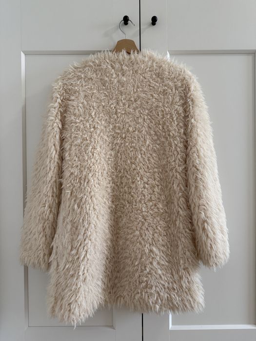 Biały kremowy płaszcz miś sztuczne futro na suwak Reserved M 38