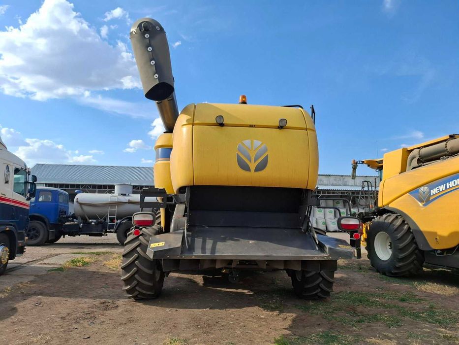 Продам комбайн NEW HOLLAND CX 8,80