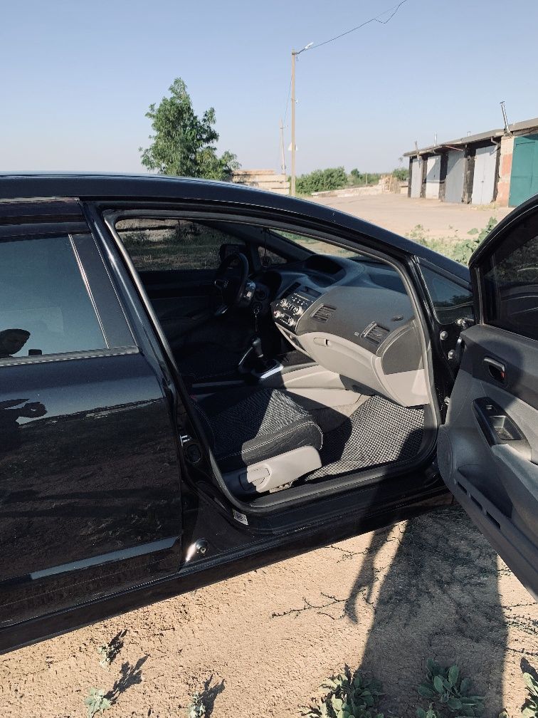 Продам Honda Civic 4d