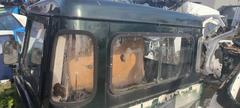 Land Rover Defender 110 2000r. Nadstawka Dachu Pickup