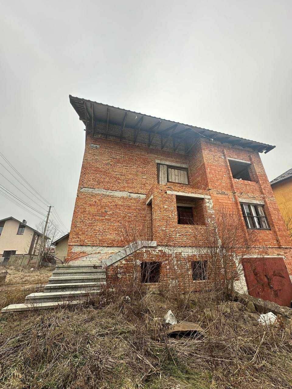 Продається будинок в с. Угринів дуже вигідна ціна.