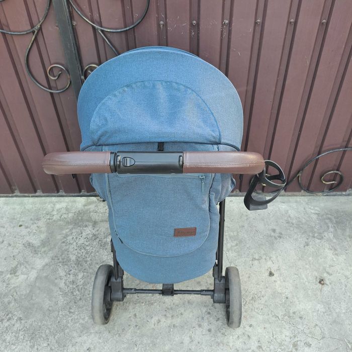 Прогулянкова коляска CARRELLO Bravo