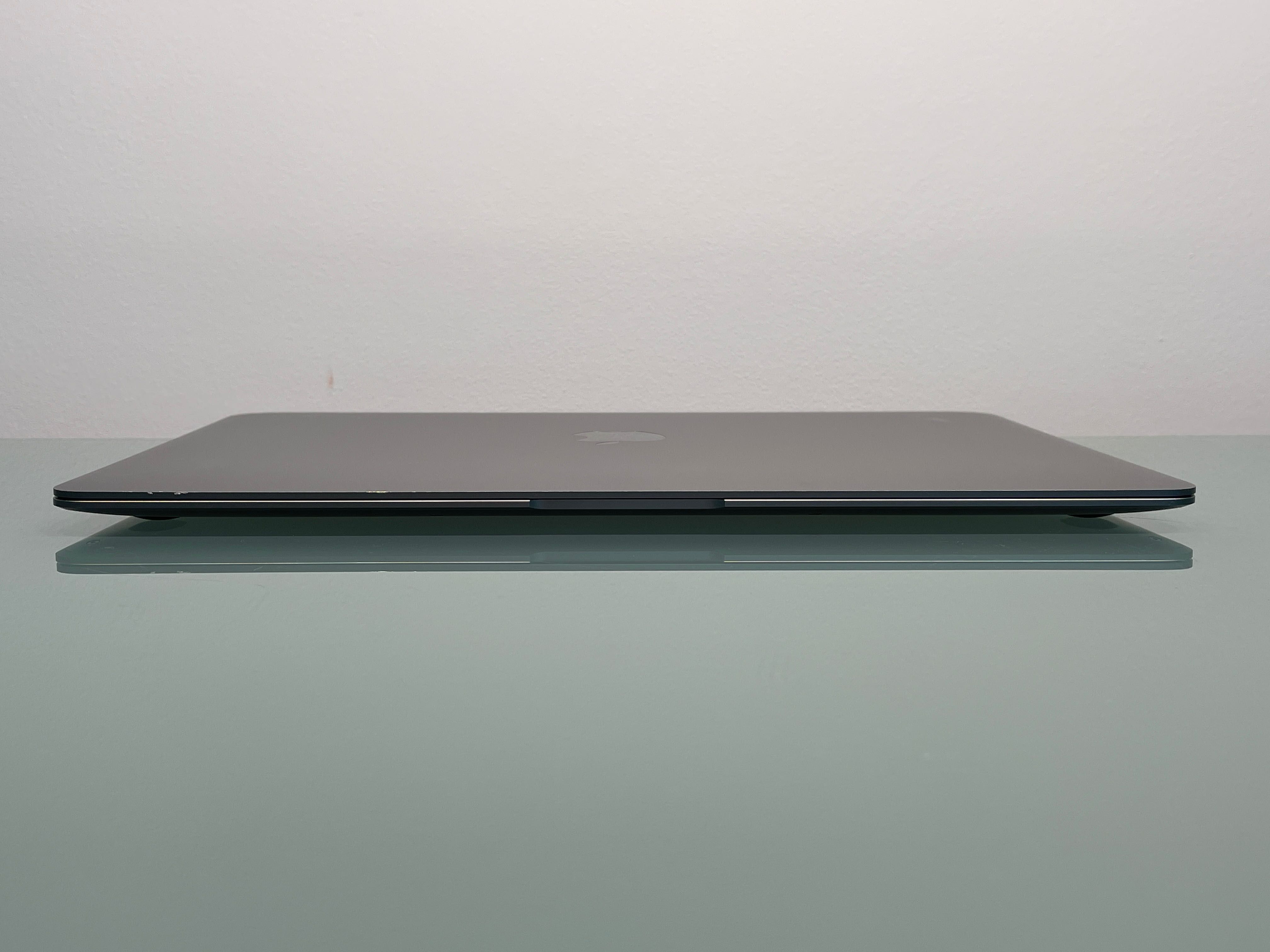 2020 MacBook Air A2337 13" M1 8GB 256GB
