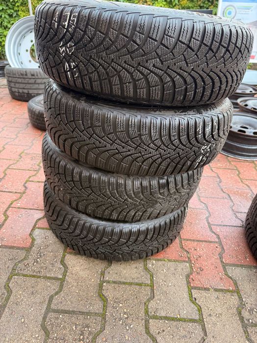 Koła zimowe 15 cali Renault Clio Dacia Doker Sandero + Goodyear + TPMS