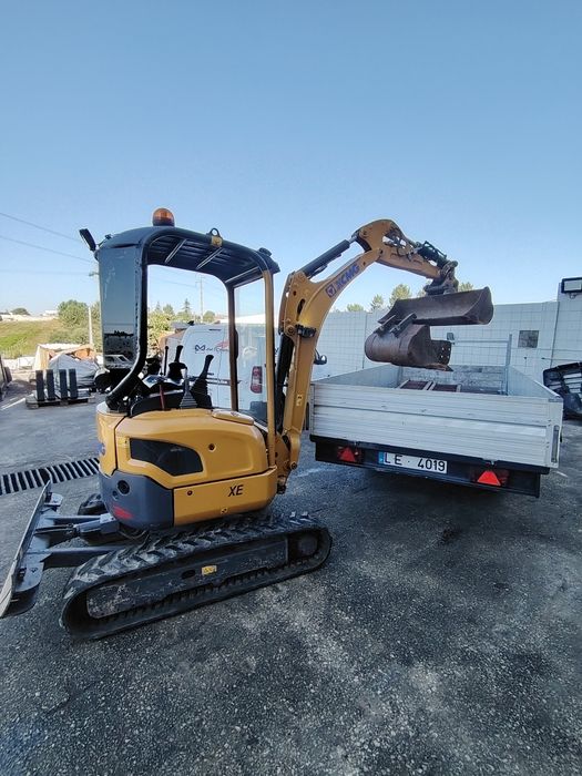 Mini Giratória XCMG XE 15 + Reboque