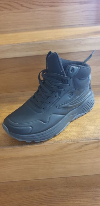 Продам ботинки Fila