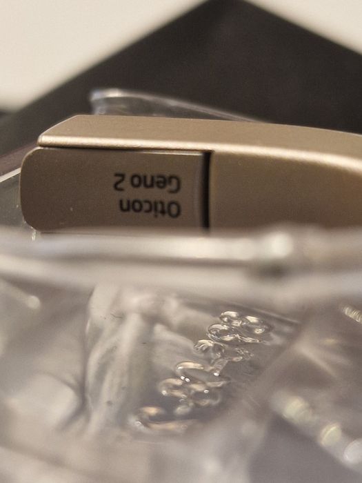 Oticon geno 2, dwa aparaty sluchowe, oryginalny zestaw