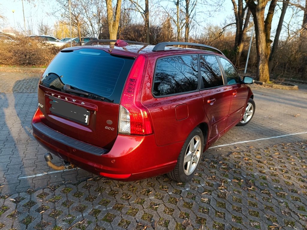 Volvo v50 2.0 2009, stan b. dobry, 320tys.