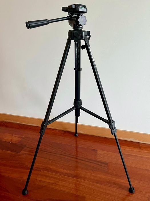 Nikon FE + Nikon 50mm f/1.8