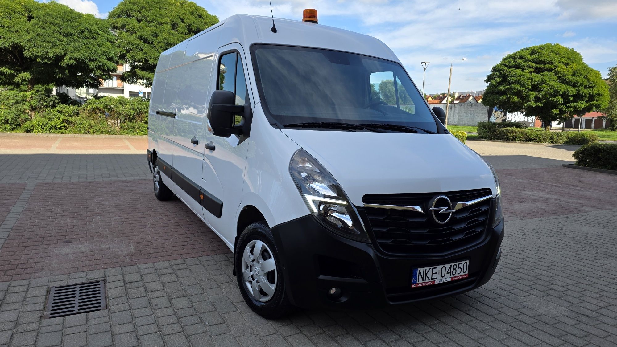 Opel movano rok 2020 silnik 2.3 diesel bogate wyposażenie ładny zamian