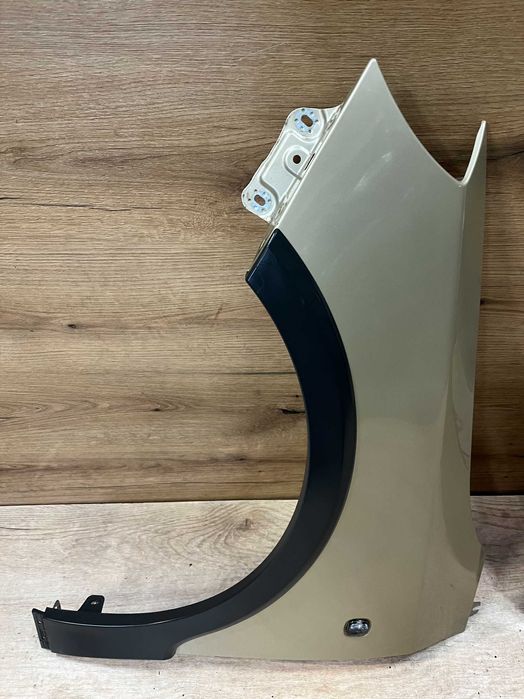 Błotnik przedni lewy prawy Skoda Fabia II Scout kolor 9205