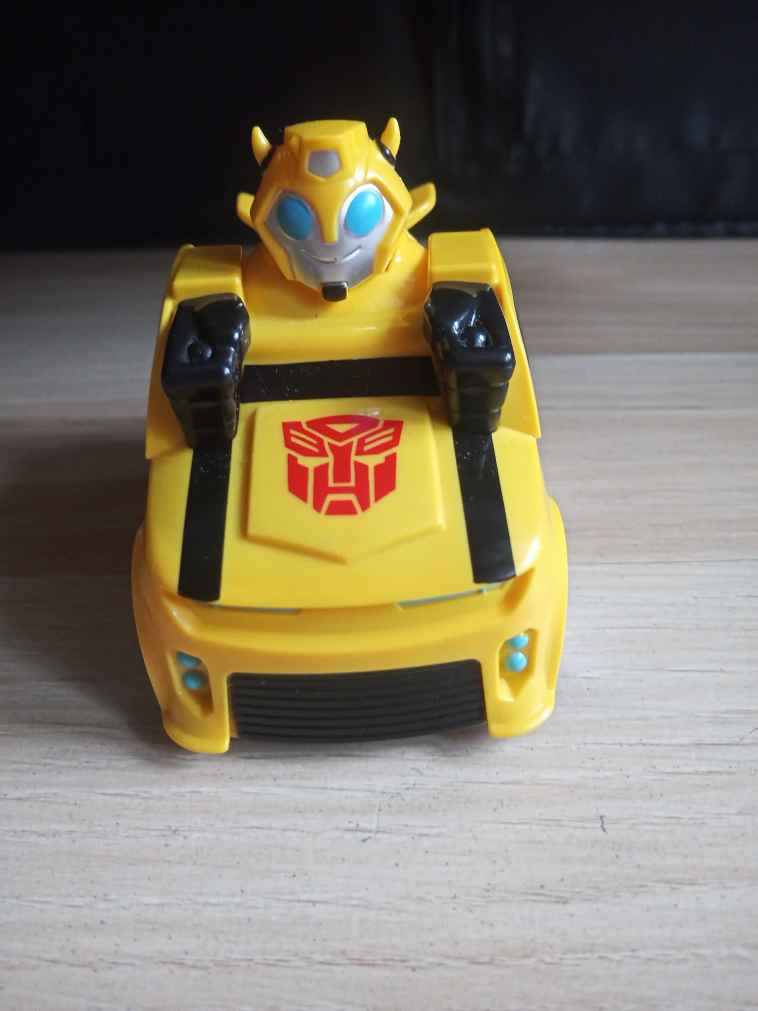 Bumblebee Transformers Rescue Bots Academy autko Hasbro 2023