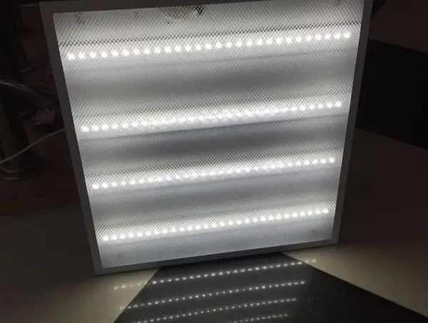 LED панель 600*600 PRISMATIC 36Вт Optima