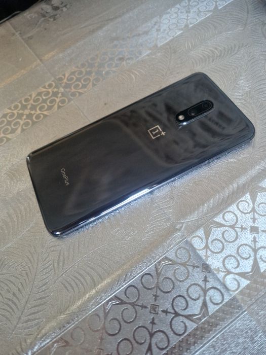 Смартфон Ван плас 7