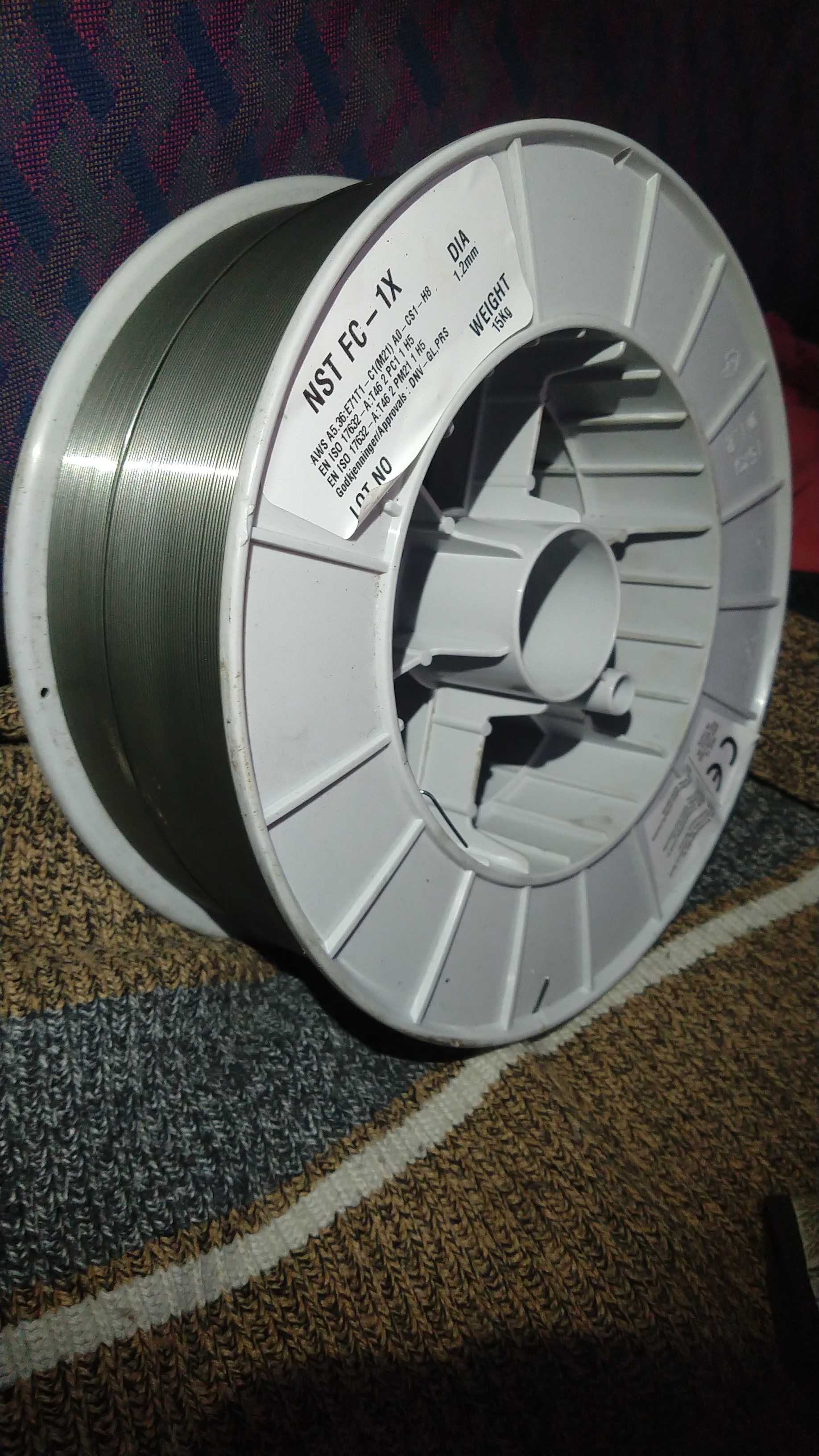 Drut spawalniczy 1.2 mm 15 kg proszkowy rutylowy NST FC-1X
