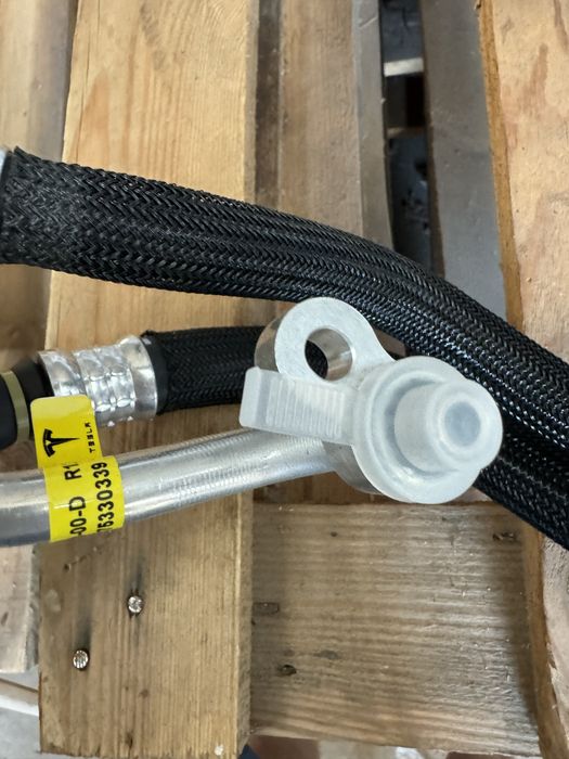 Трубки кондиціонера tesla model