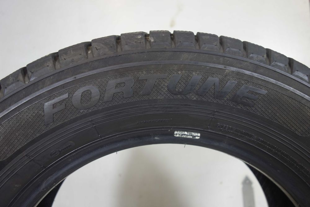 Opony zimowe 215/65/16C - FORTUNE Snow Fun FSR-902
