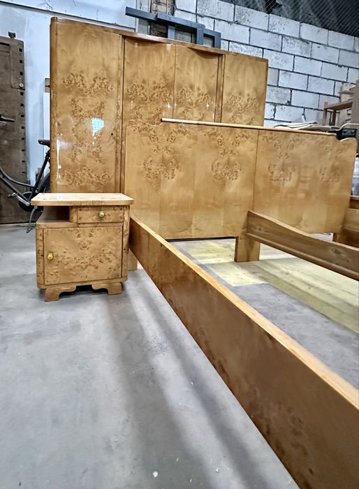 Meble sypialnia łóżko nakastlik stół krzesła toaletka komplet czeczota