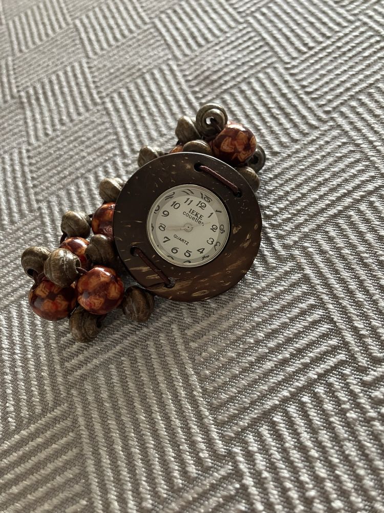Zegarek na bransoletce  z koralików