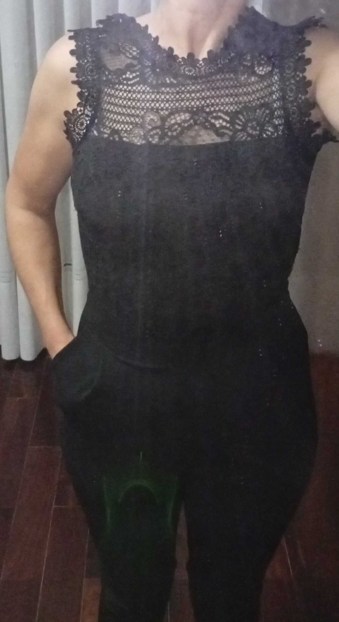 Macacão com renda