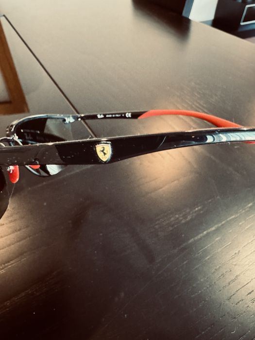 Oculos de Sol Ray Ban (Ferrari)