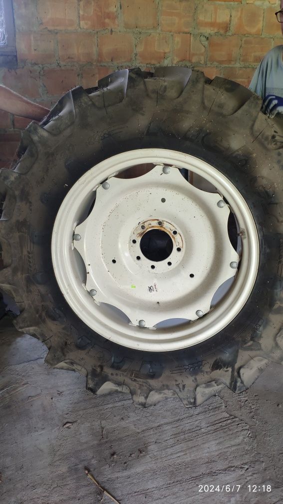 Komplet kół rolniczych 2x 380/85R30 (14.9 R30) 2x 320/85R20 (12.4 R20)