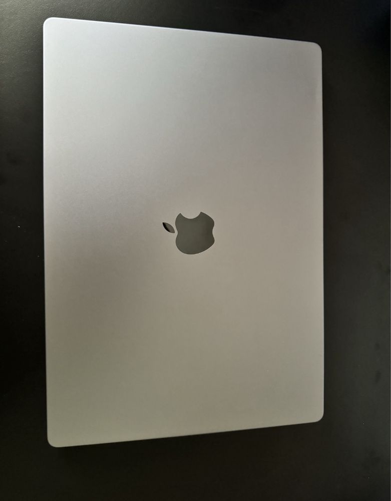Macbook Pro 16 M1 32GB - como novo