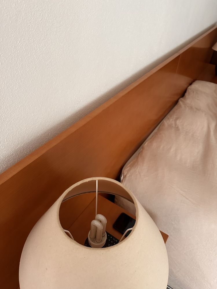 Cabeceira de Cama em Madeira com Mesas de Cabeceira Integradas – 3m