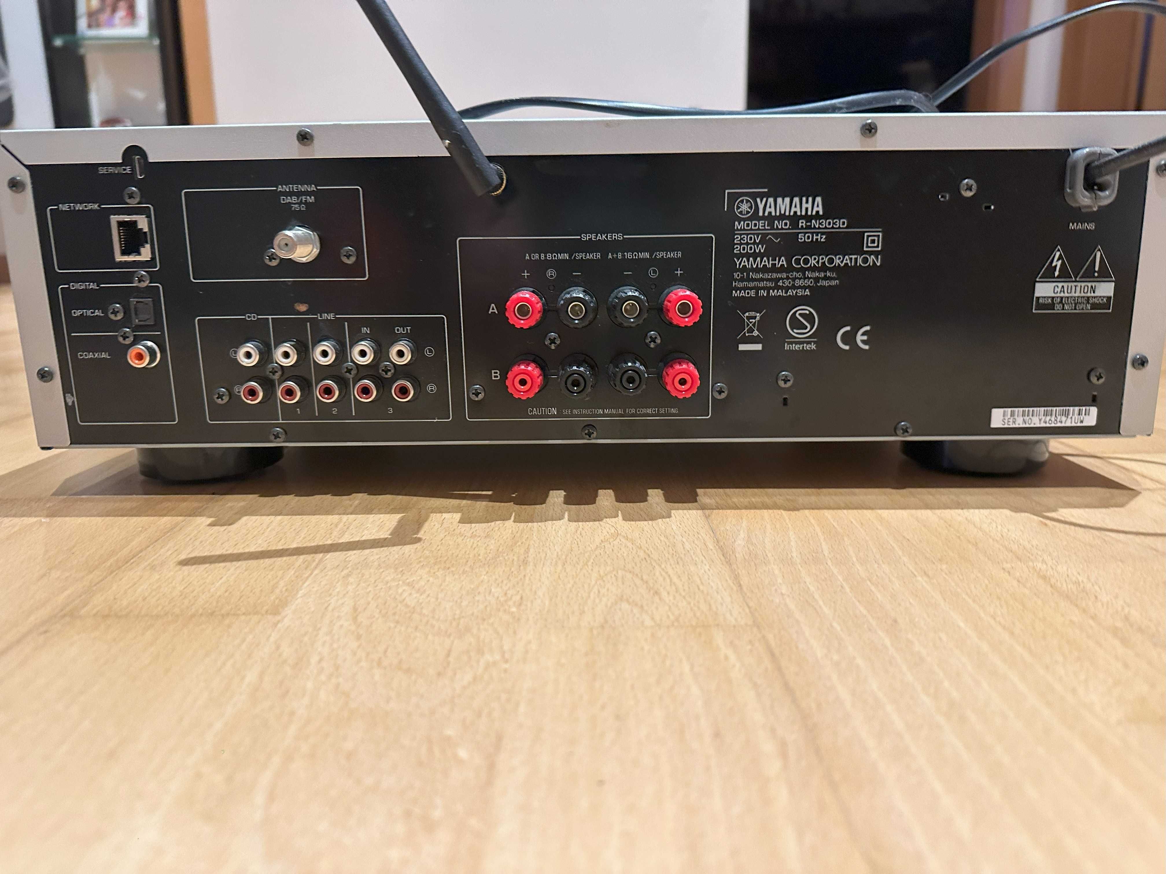 Amplificador Integrado Yamaha R-N303D