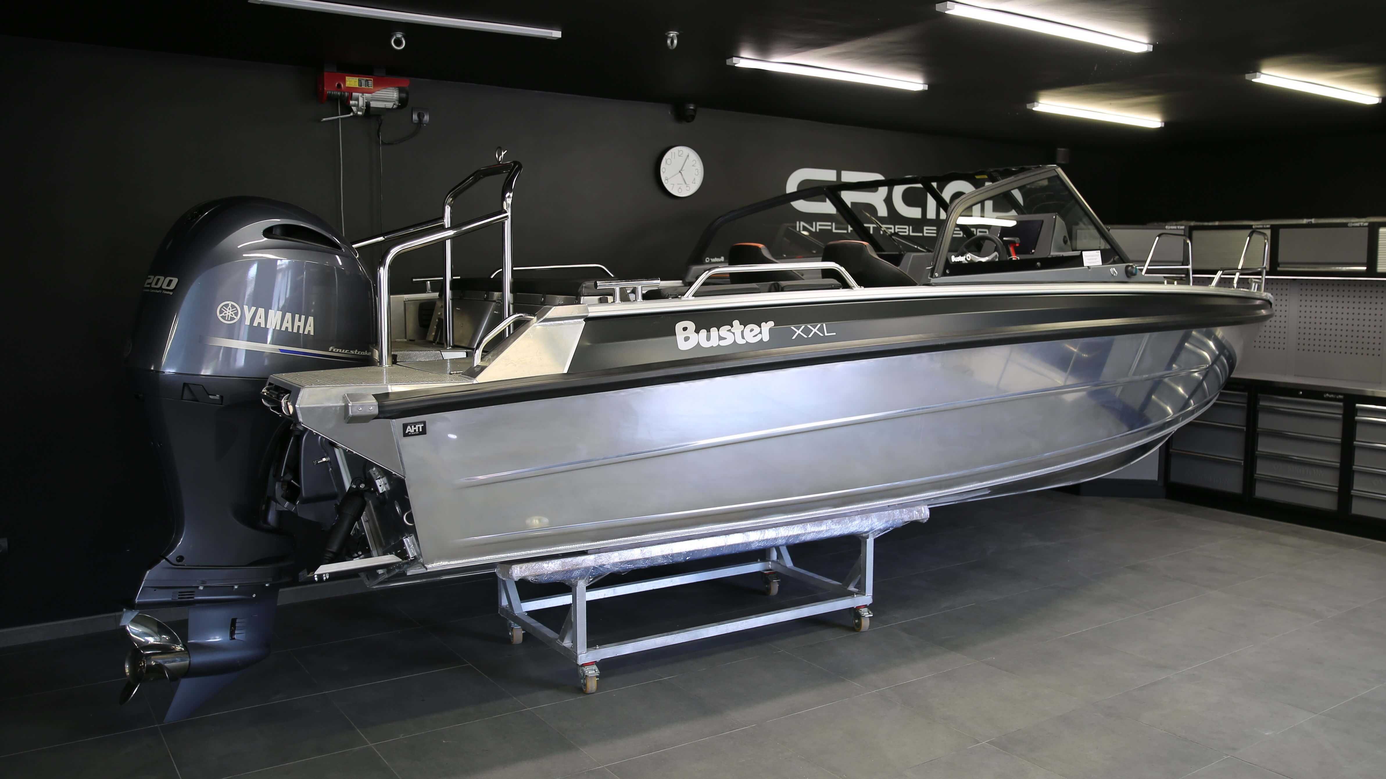 Катер BUSTER XXL з підвісним мотором YAMAHA F200XB (новий)