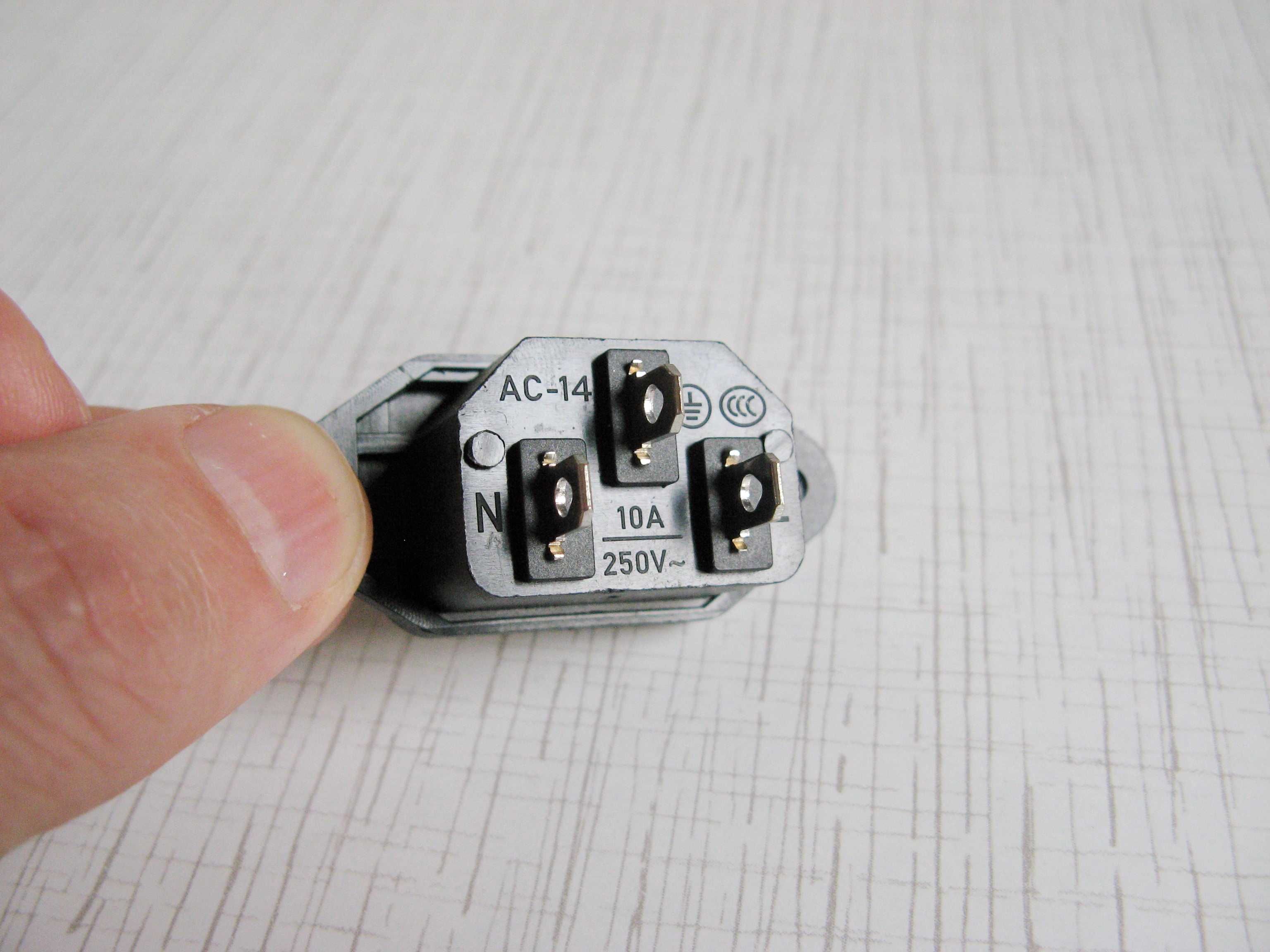 Разъём сетевой IEC 320 С14 С8 Гнездо питания