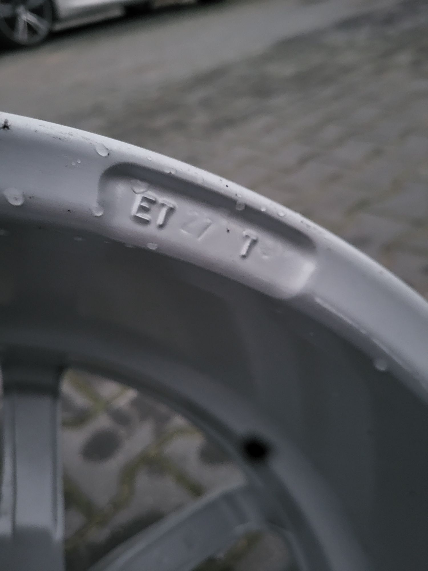 Felgi kola 17" ET27 Dezent komplet 5x112 BMW G20 G21 G30 Audi a4 a6 a5