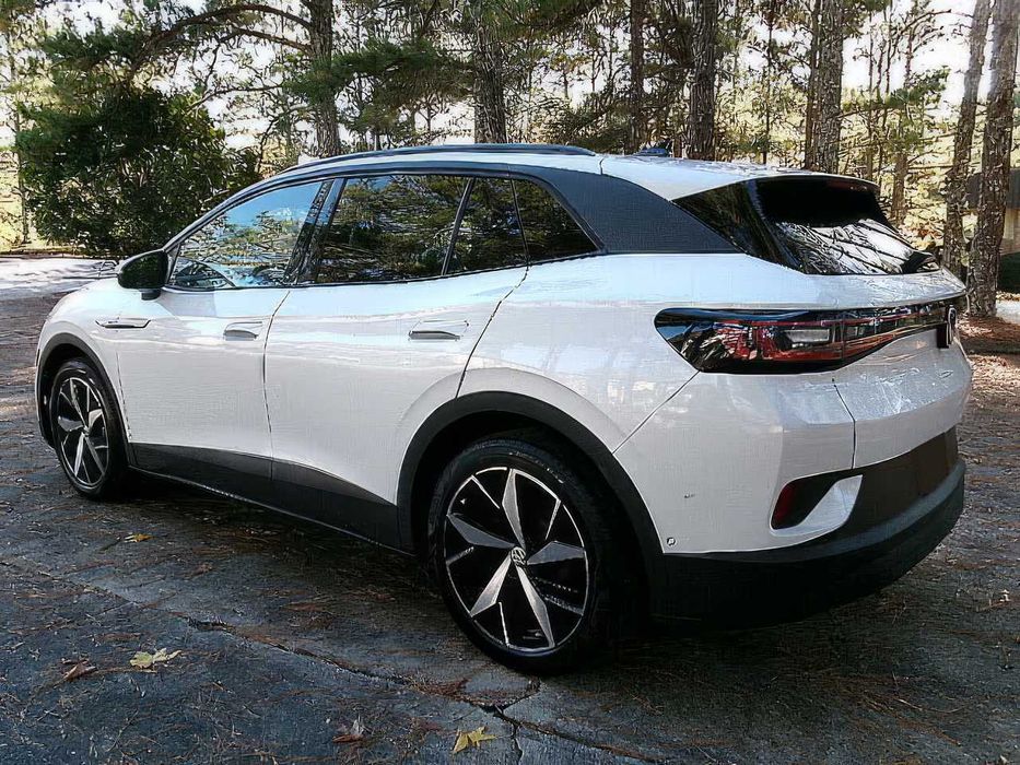 Volkswagen ID.4      2023