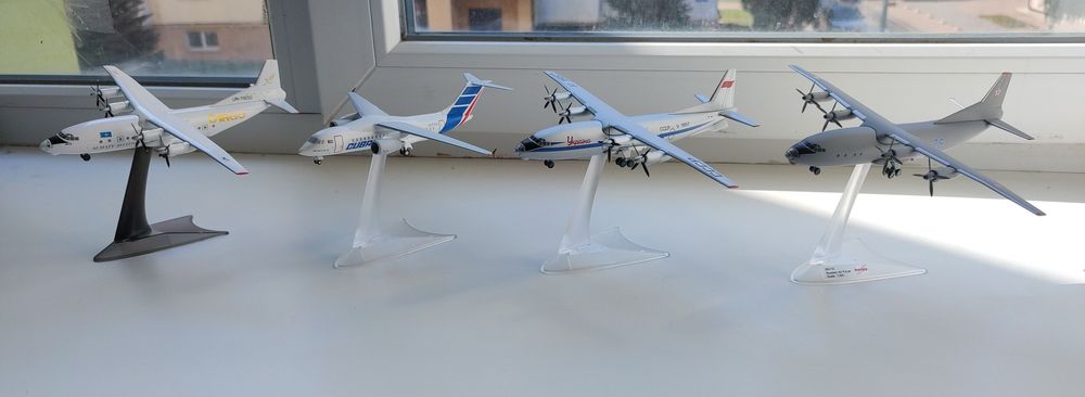 Модель літака, модель самолета Антонов, Herpa/КУМ, масштаб 1:200