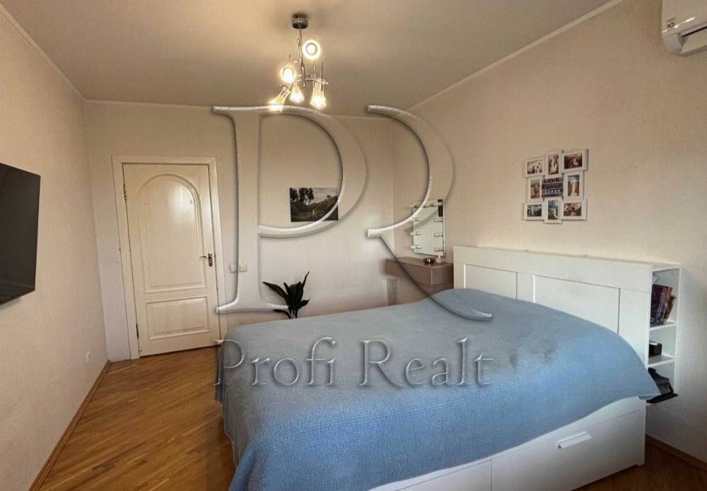 Продаж 2 кімн. квартири за адресою Смілянська 10/31 Волинська