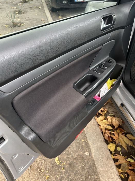 Джетта 1.6 Газ/Бензин Автомат