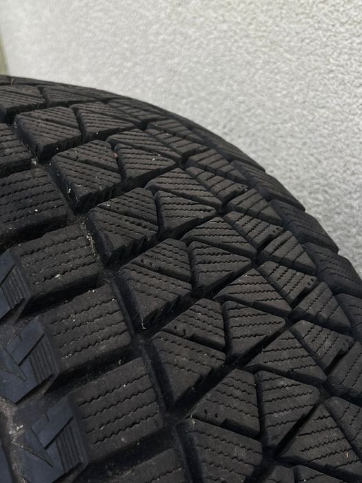 Зимові шини Bridgestone Blizzak DMV2 SUV 225/60 r17 99s
