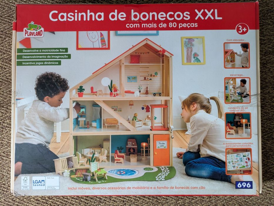 Casinha de bonecas nova na caixa