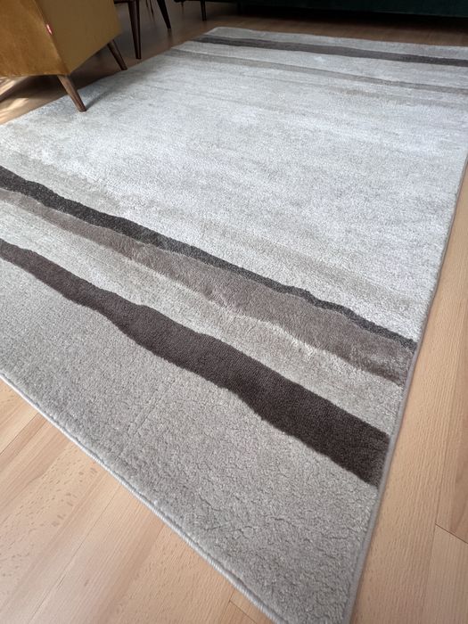 Dywan 160x220 cm w świetnym stanie