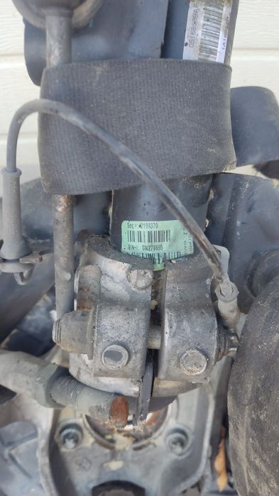 Zwrotnica kopyto piasta amortyzator lewy przód jeep Cherokee kl 3.2i