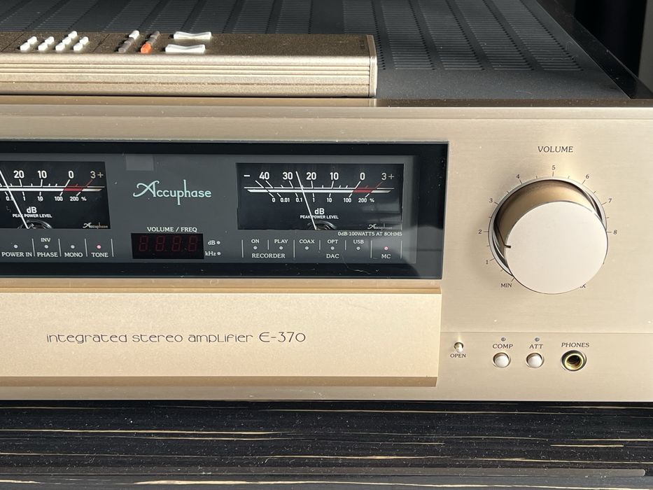 Wzmacniacz stereo Accuphase e-370