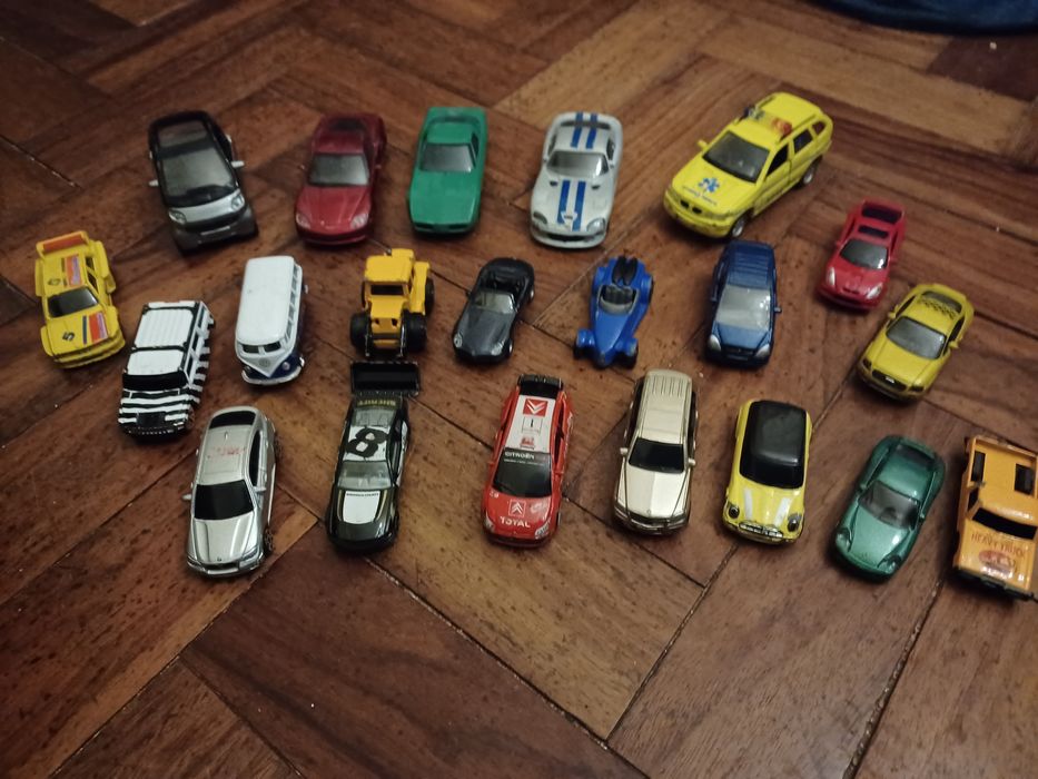 Lote de 21 Carros de Brincar/Coleção - Usados
