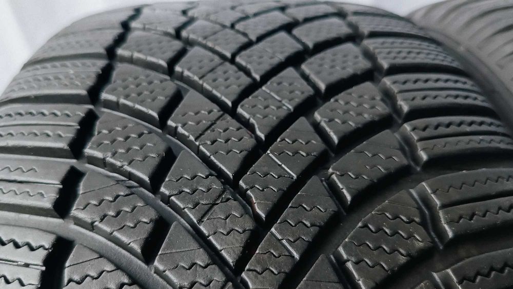 2X 235/45R18 98V Bridgestone blizzak LM005 77K